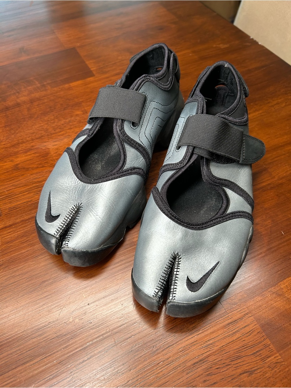 Nike air rift tabi size 9